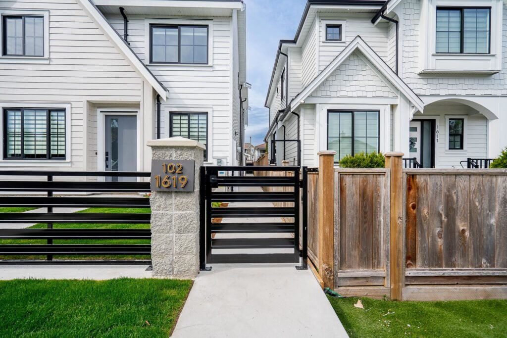 102-1619-Manning-Avenue-Port-Coquitlam