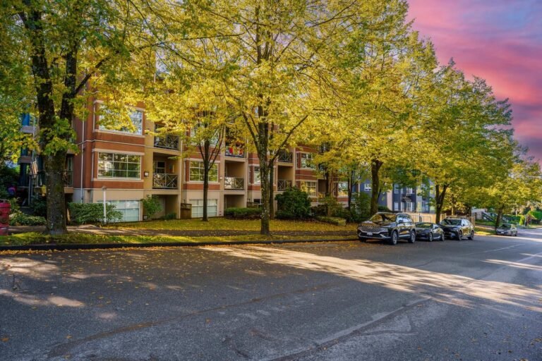 410 – 2388 Triumph Street