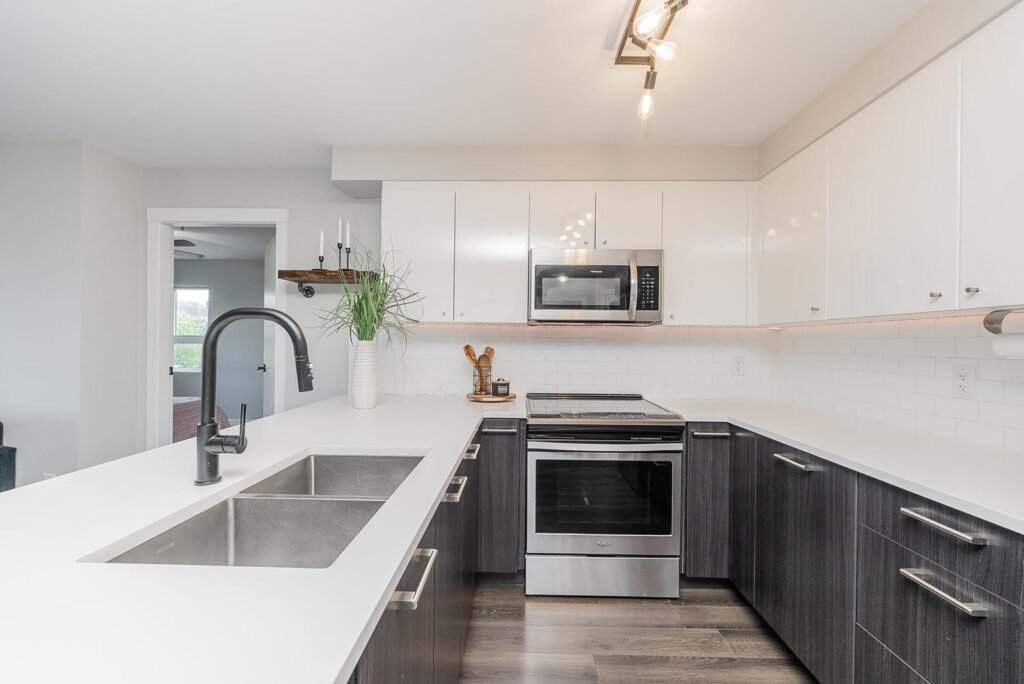 414 &ndash; 2525 Clarke Street - photo