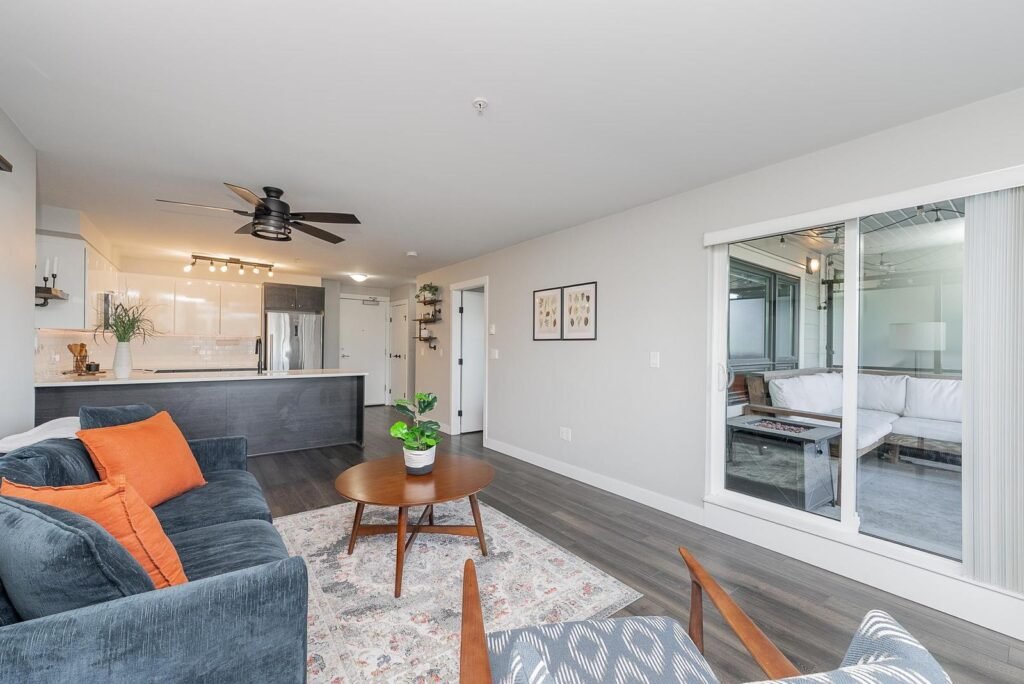 414 &ndash; 2525 Clarke Street - photo