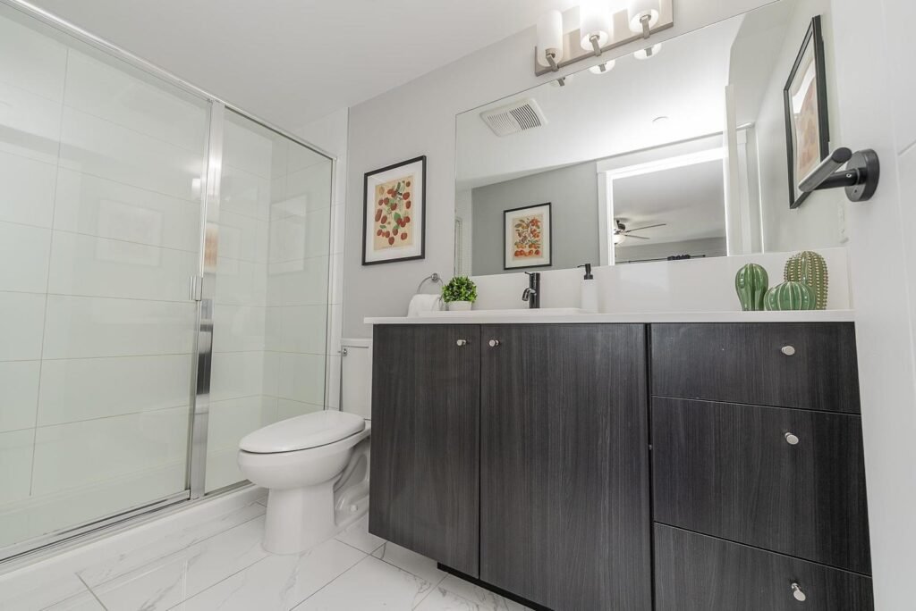 414 &ndash; 2525 Clarke Street - photo