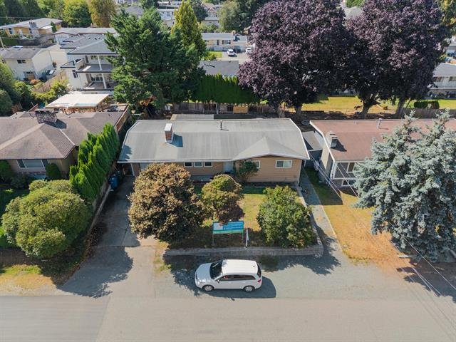 2519 MAGNOLIA CRESCENT